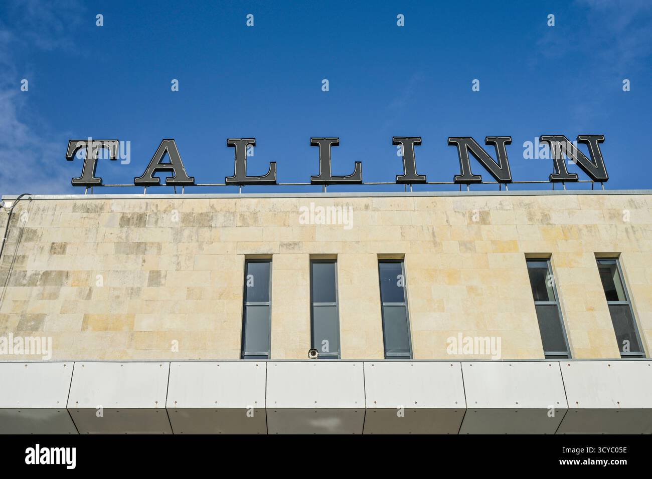 Schriftzug am Hauptbahnhof, Toompuiestee, Tallinn, Estland ...