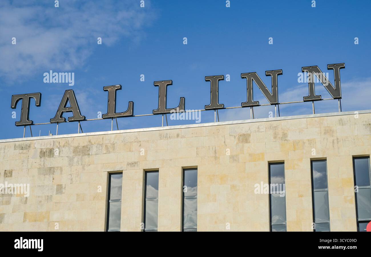 Schriftzug am Hauptbahnhof, Toompuiestee, Tallinn, Estland ...