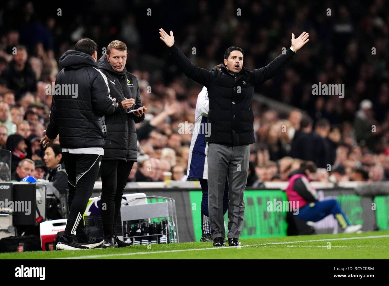 Arteta Slams Refereeing Decision, Compares Opponent's Foul to Judo Throw Arteta Slams Refereeing Decision, Compares Opponent's Foul to Judo Throw