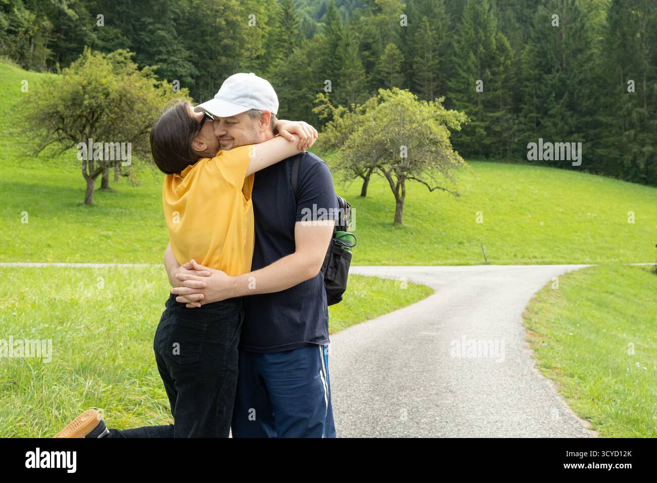 Love couple hugging in nature hi-res stock photography and images - Alamy