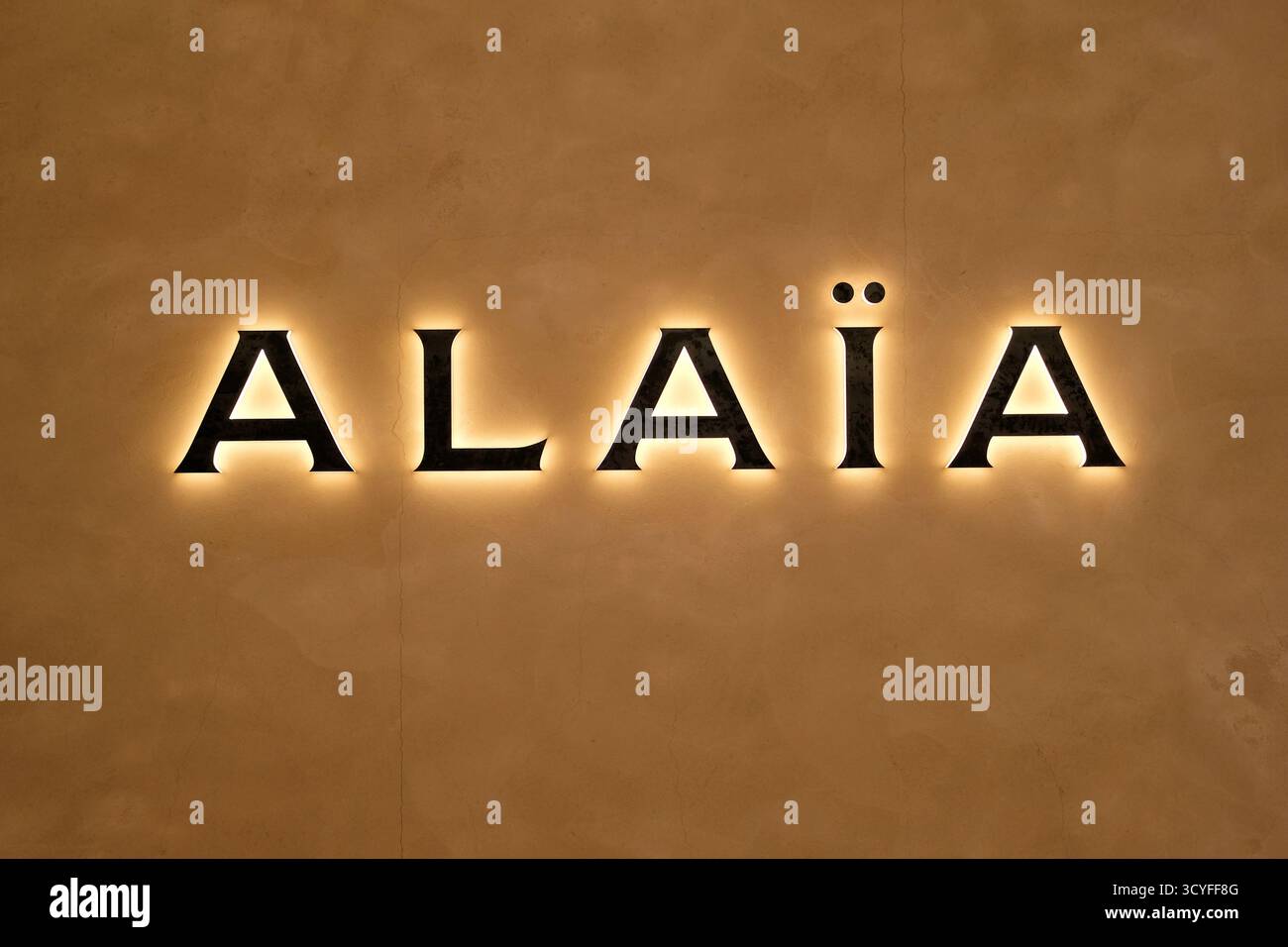 Azzedine alaia hi-res stock photography and images - Alamy, image size:1300x956