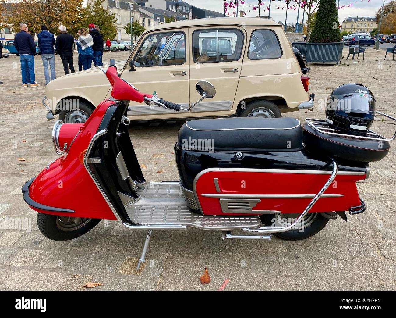 Heinkel Tourist 103A Roller türkis 1960-1965 1/18 Weissmetall Z101-3