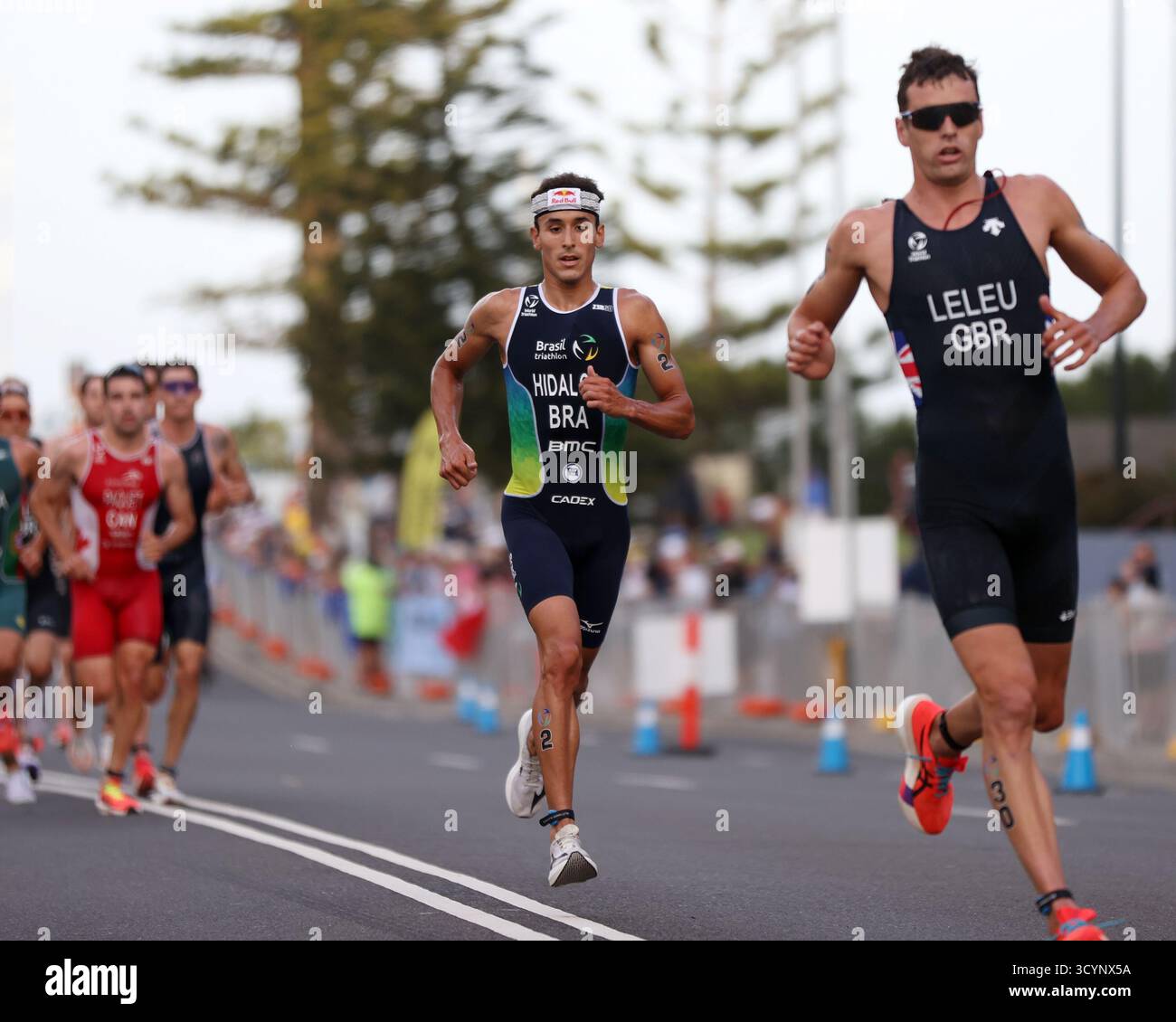 Miguel Hidalgo, center, of Brazil, at the 2025 World Triathlon Championship Wollongong, on 