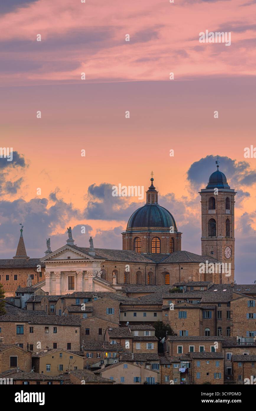 Urbino italy hi-res stock photography and images - Alamy