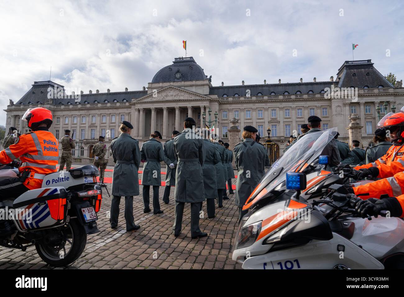 Brussels, Belgium. 20th Oct, 2025. An official welcome ceremony is organized at the Royal Palace in Brussels, on the first day of the official state visit of the Italian President, on Monday 20 October 2025. The Italian President and his daughter are on an official state visit to Belgium from 20 to 22 October 2025. BELGA PHOTO MARIUS BURGELMAN Credit: Belga News Agency/Alamy Live News Stock Photo