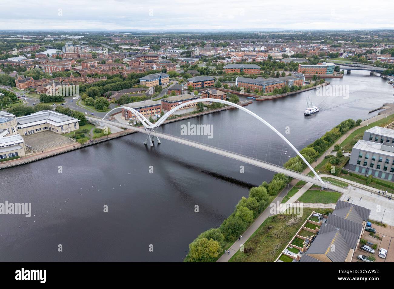 Aerial view of the Gateshead Millennium Bridge, River Tyne, Newcastle, UK. Stock Photo
