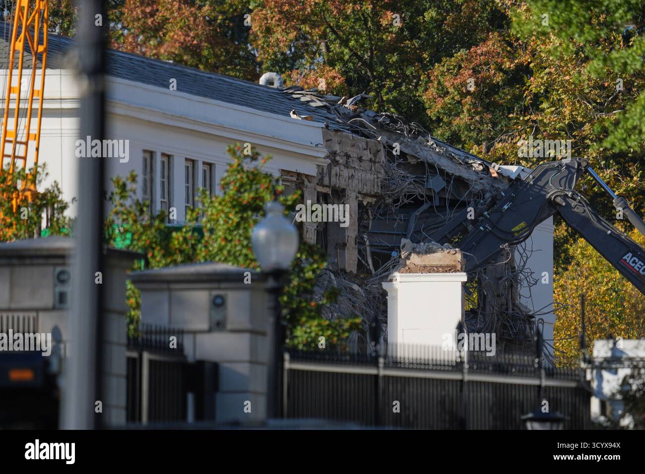 Work begins on the demolition of a part of the East Wing of the White ...
