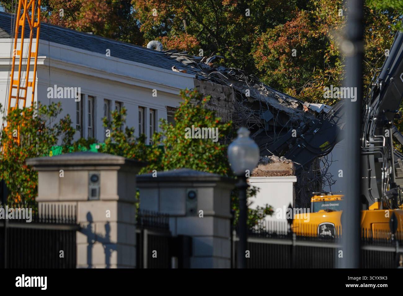 Work begins on the demolition of a part of the East Wing of the White ...