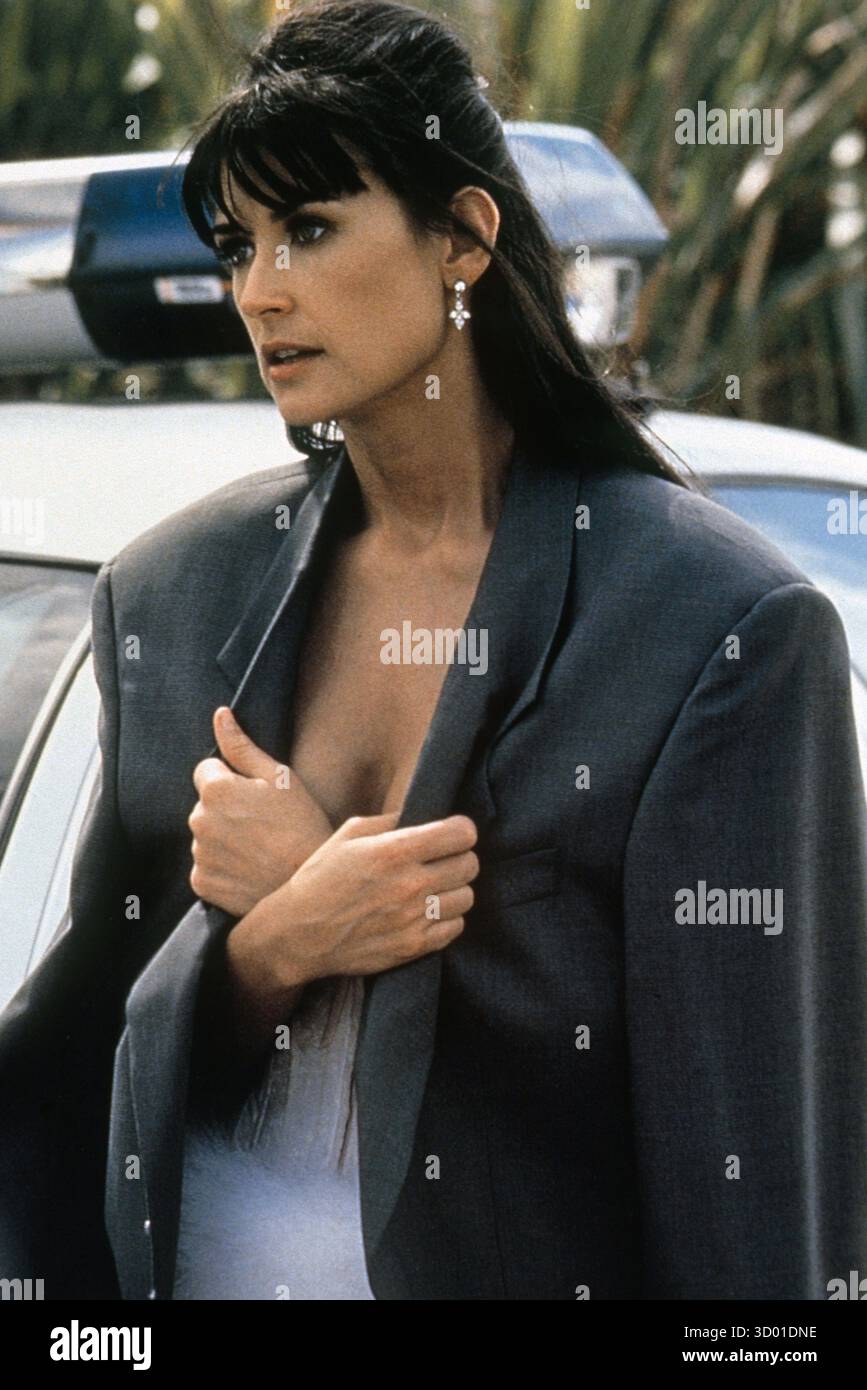 Póster Enmarcado A3 De La Película Striptease Con Autógrafo De Demi Moore - Coleccionable