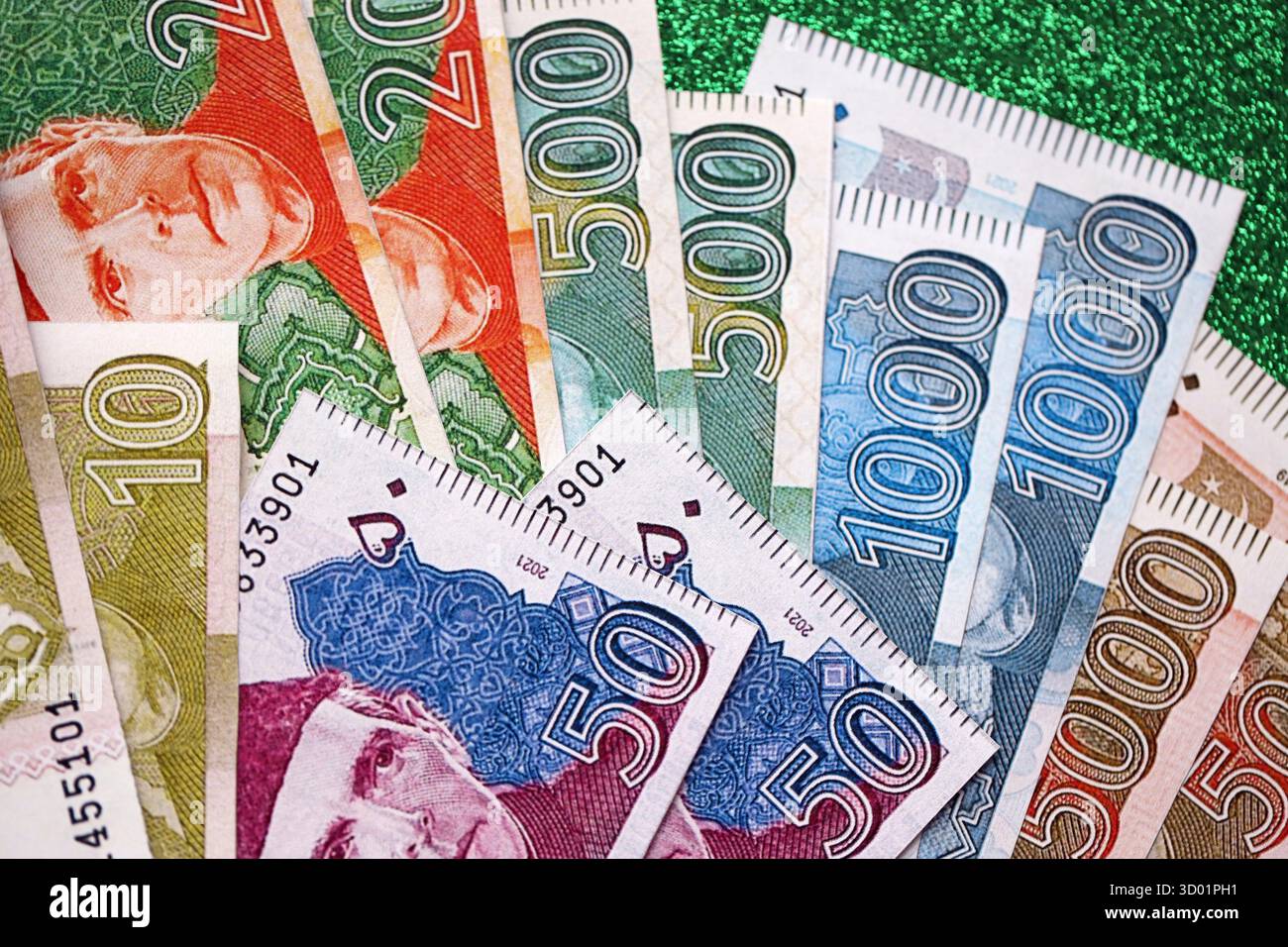 Pakistan note green hi-res stock photography and images - Alamy