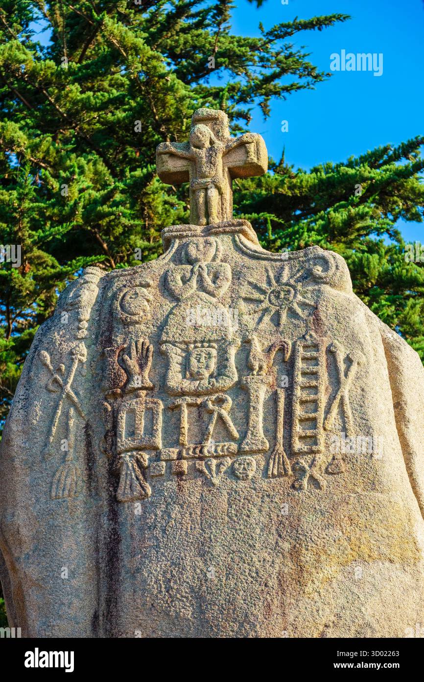France, Cotes-d'Armor, Cote de Granit Rose, Pleumeur-Bodou, menhir of ...