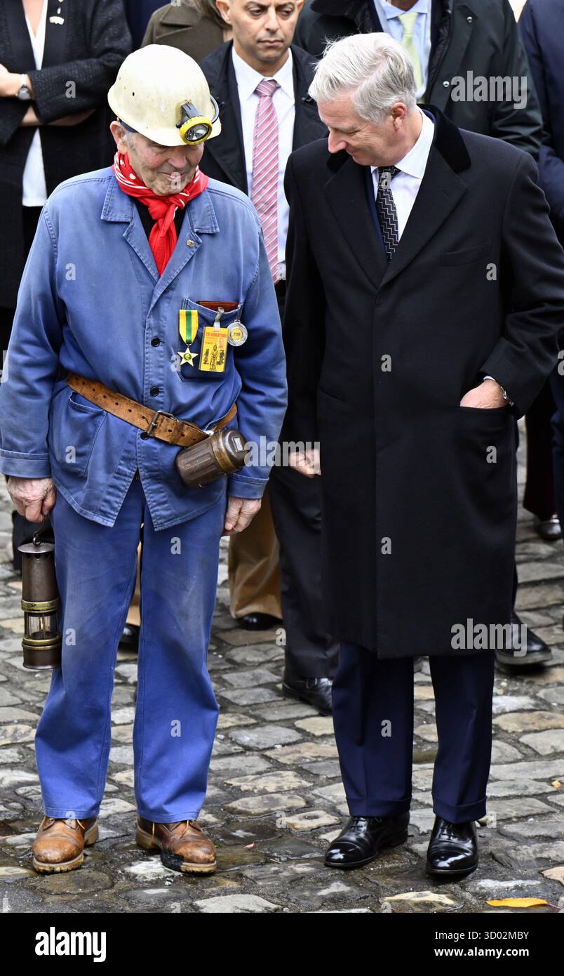 Marcinelle, Belgium. 21st Oct, 2025. King Philippe - Filip of Belgium meets with former miners during a visit to Le Bois du Cazier industrial heritage site and former coal mine, in Marcinelle, on the second day of the official state visit of the Italian President, on Tuesday 21 October 2025, in Brussels. The Italian President and his daughter are on an official state visit to Belgium from 20 to 22 October 2025. BELGA PHOTO ERIC LALMAND Credit: Belga News Agency/Alamy Live News Stock Photo