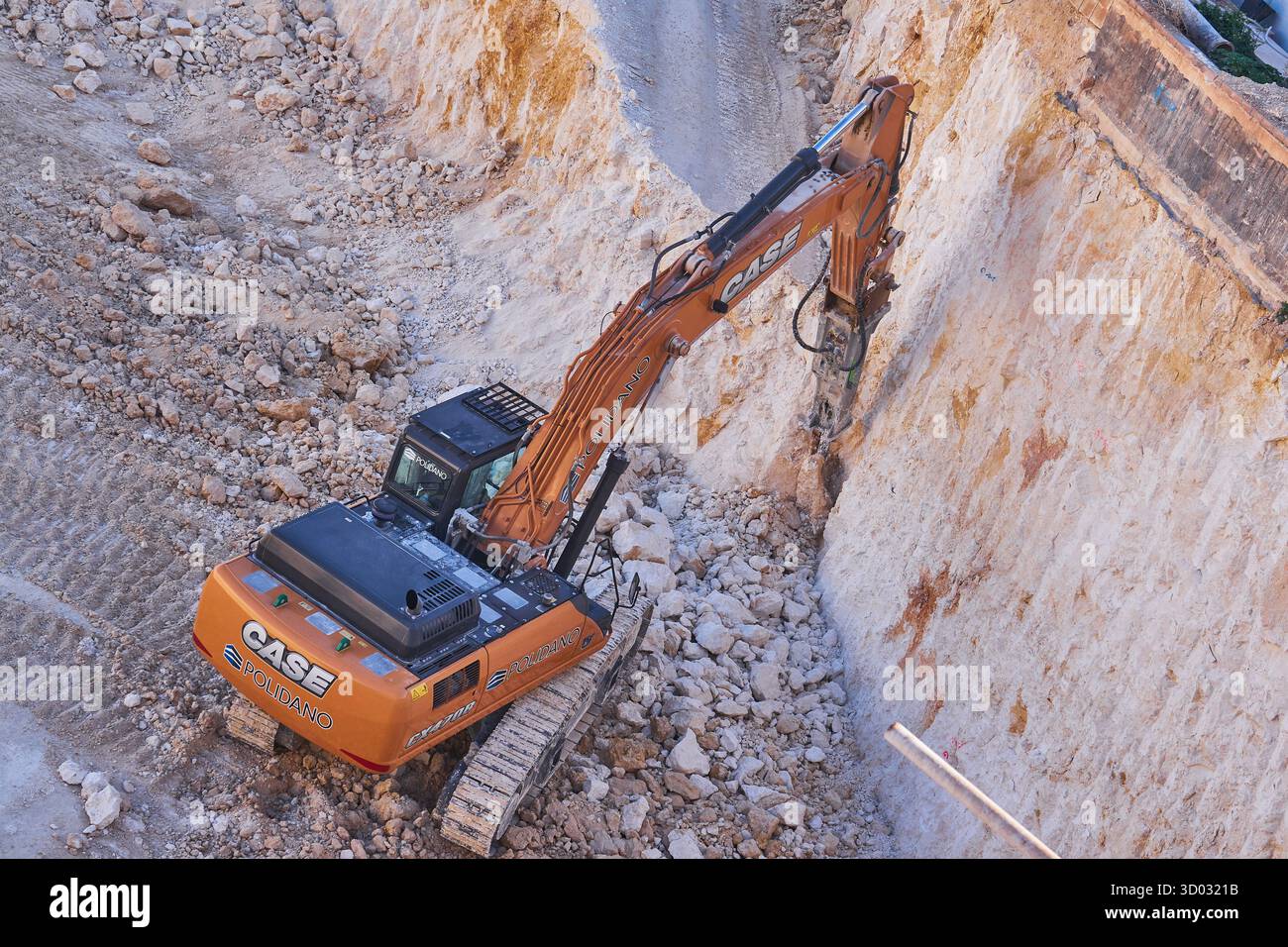 Rubble trench foundation hi-res stock photography and images - Alamy