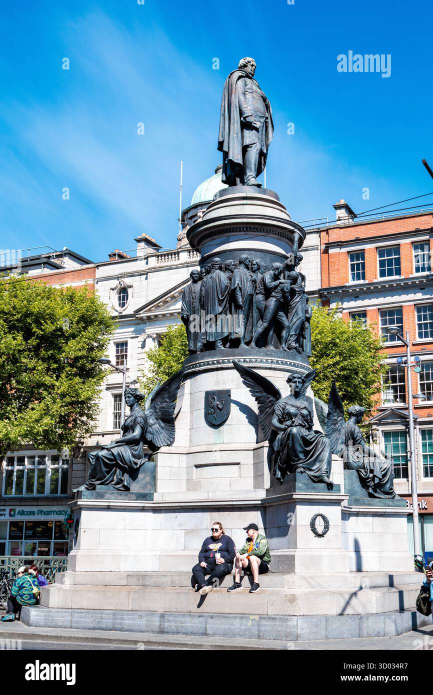 Conneill O’Connell Monument: statue of Daniel O’Connell, O’Connell Street ...