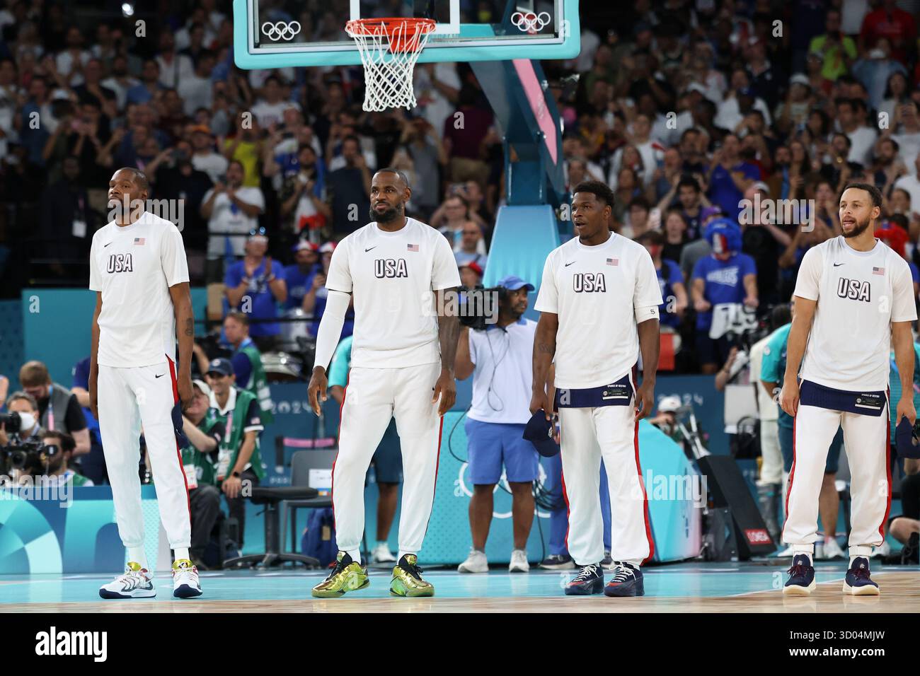 Stephen curry lebron james team usa hi-res stock photography and images ...