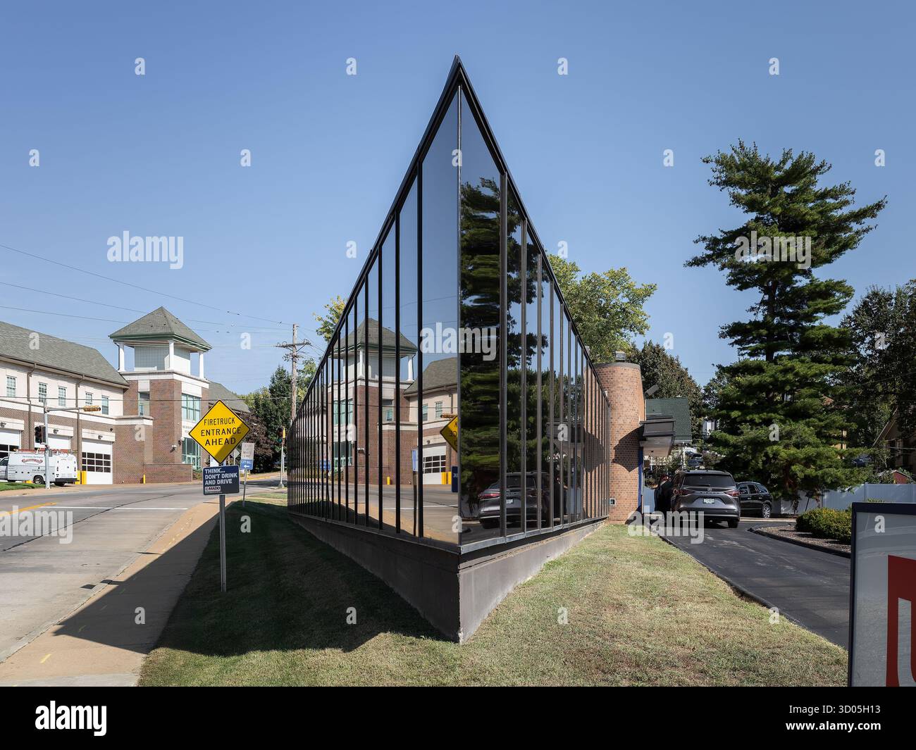 United Postal Savings, Location: Richmond Heights MO, Architect: Christner Architects Stock Photo