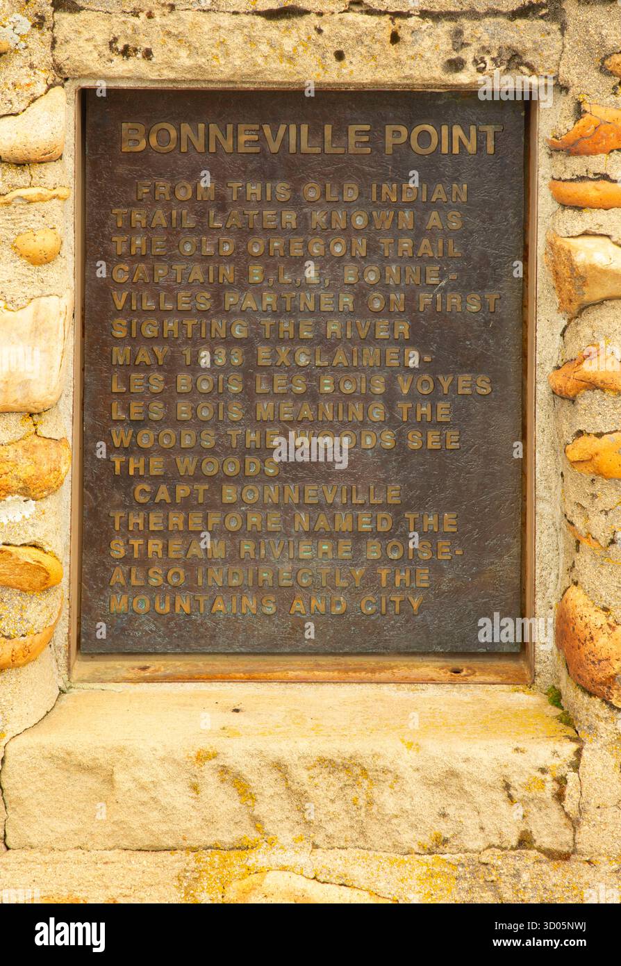Monument plaque, Bonneville Point Interpretive Site, Main Oregon Trail ...