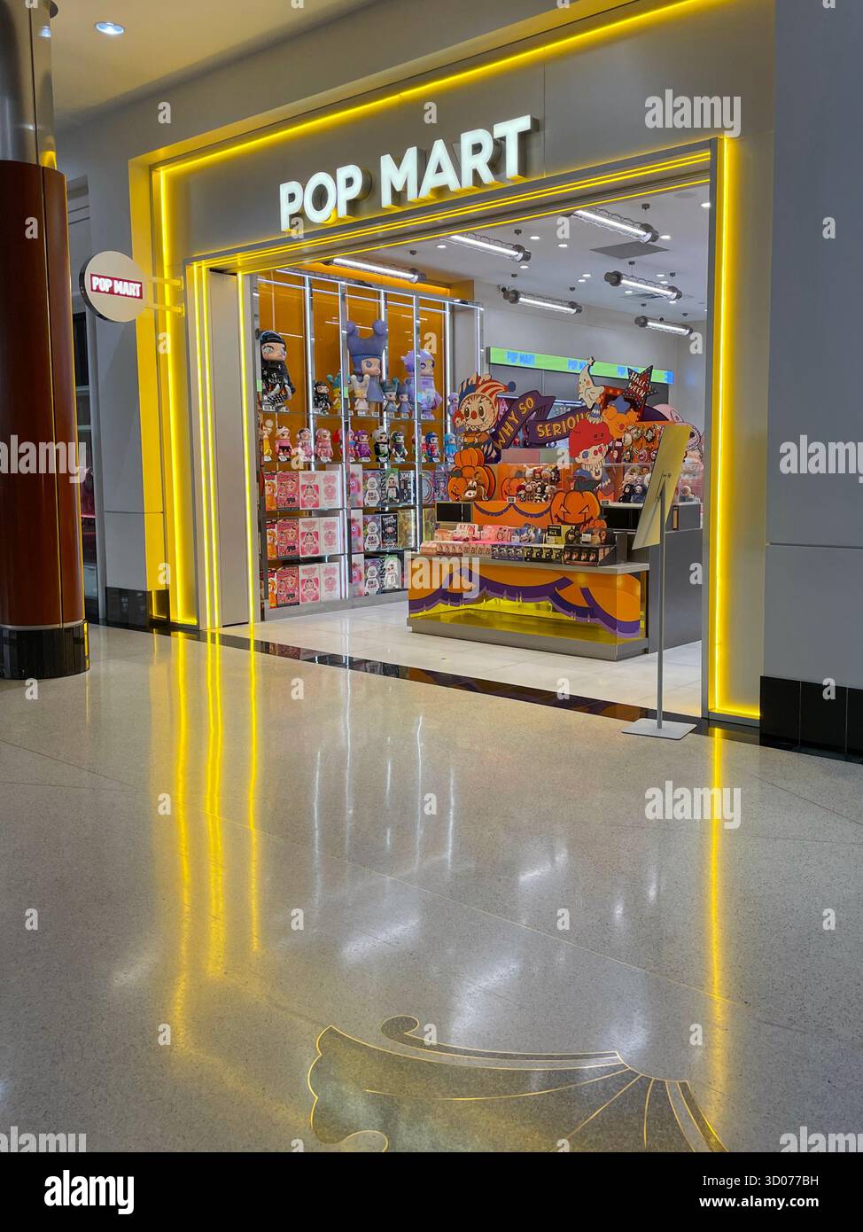 TOWSON, MARYLAND - OCTOBER 10, 2025: The Pop Mart retail shop in the Towson Town Center shopping mall in Towson, MD, USA, is a place to buy Labubu mon - Smartphone Captured Stock Image