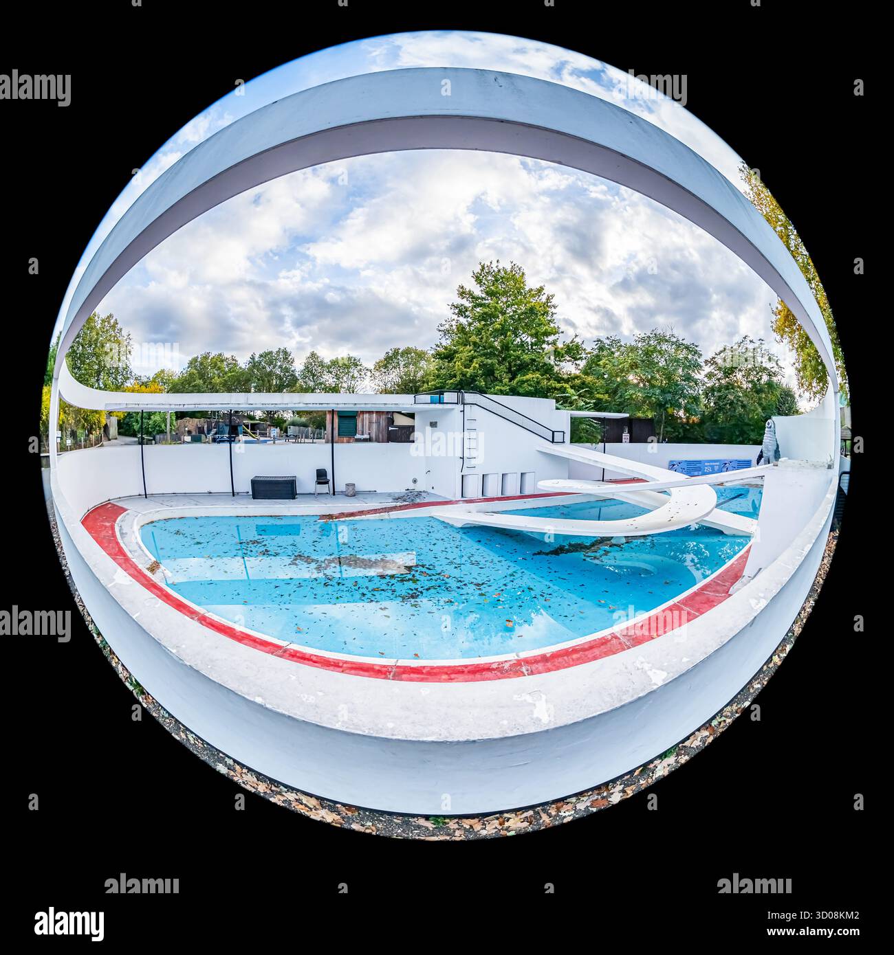 Penguin Pool London Zoo, Regents Park, designed in the International ...