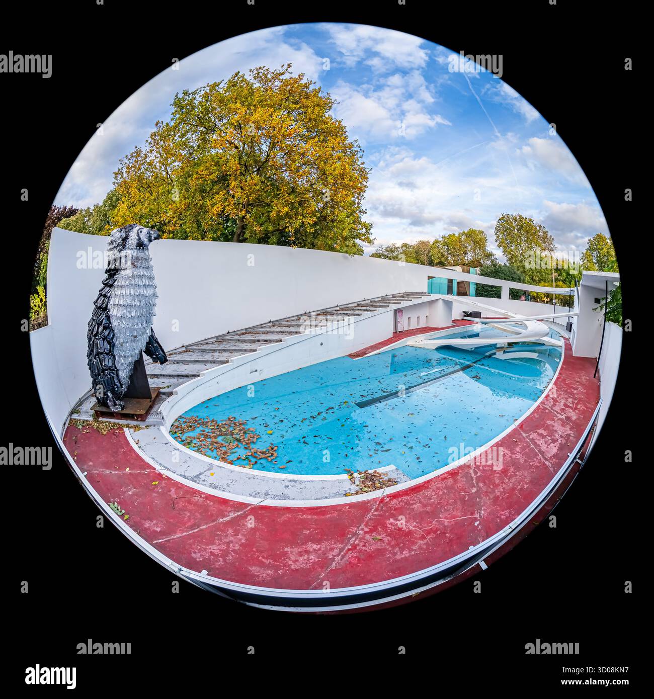 Penguin Pool London Zoo, Regents Park, designed in the International ...