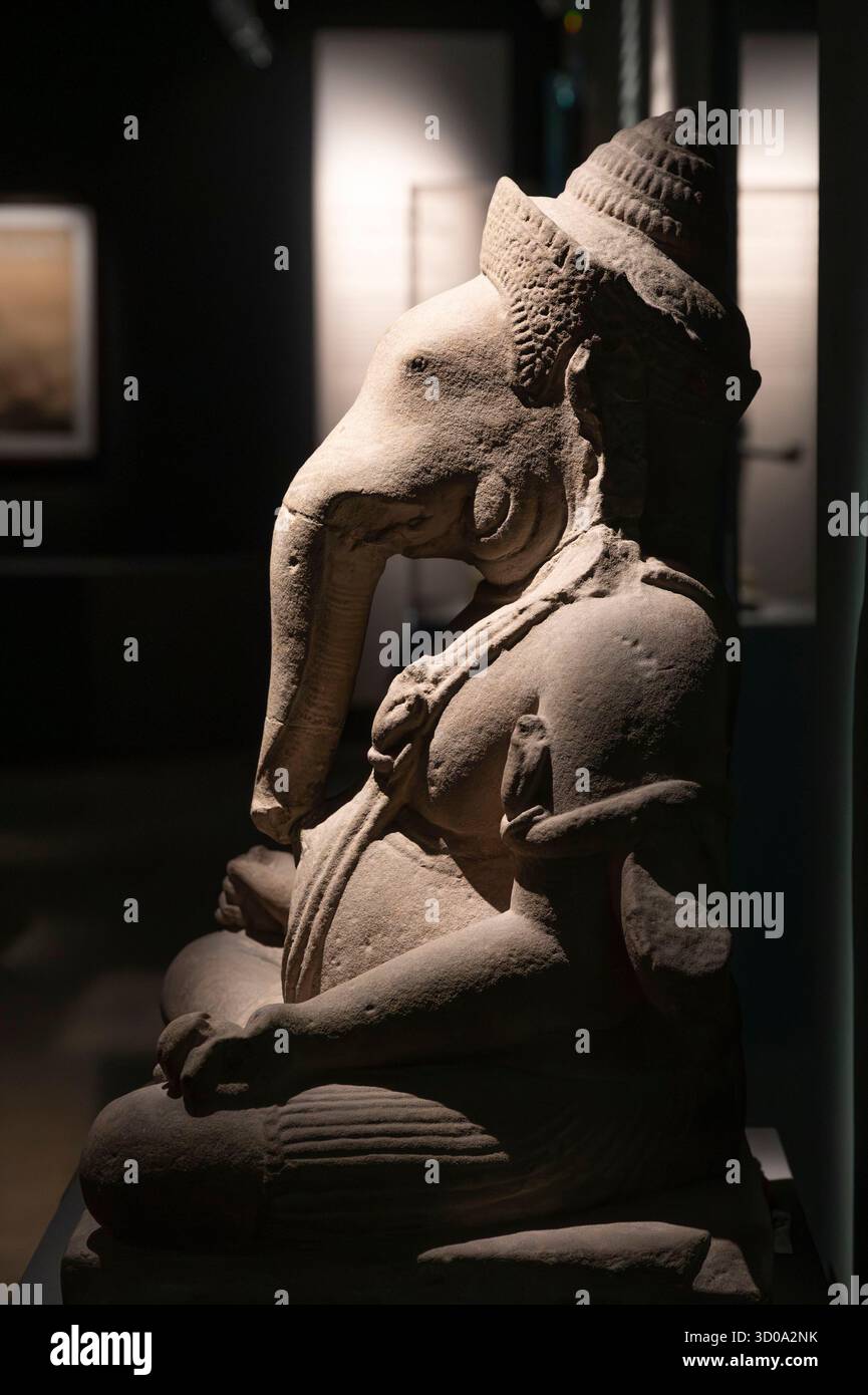 Divinity Statue Arg France, Paris, Guimet museum, Cambodia, Gansh divinity statue, Ankorian ...