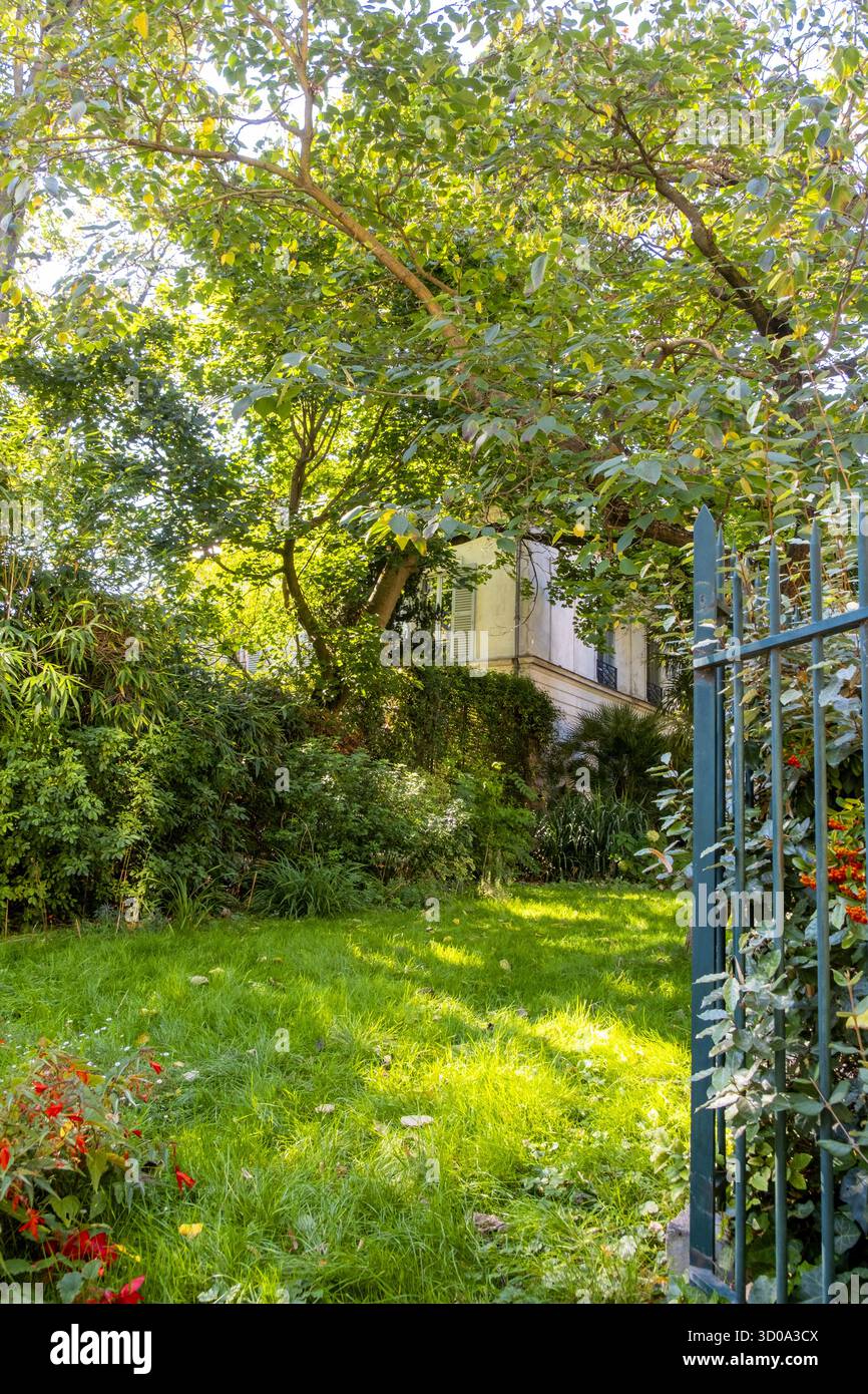 France, Paris, Montmartre, the fog mansion Stock Photo