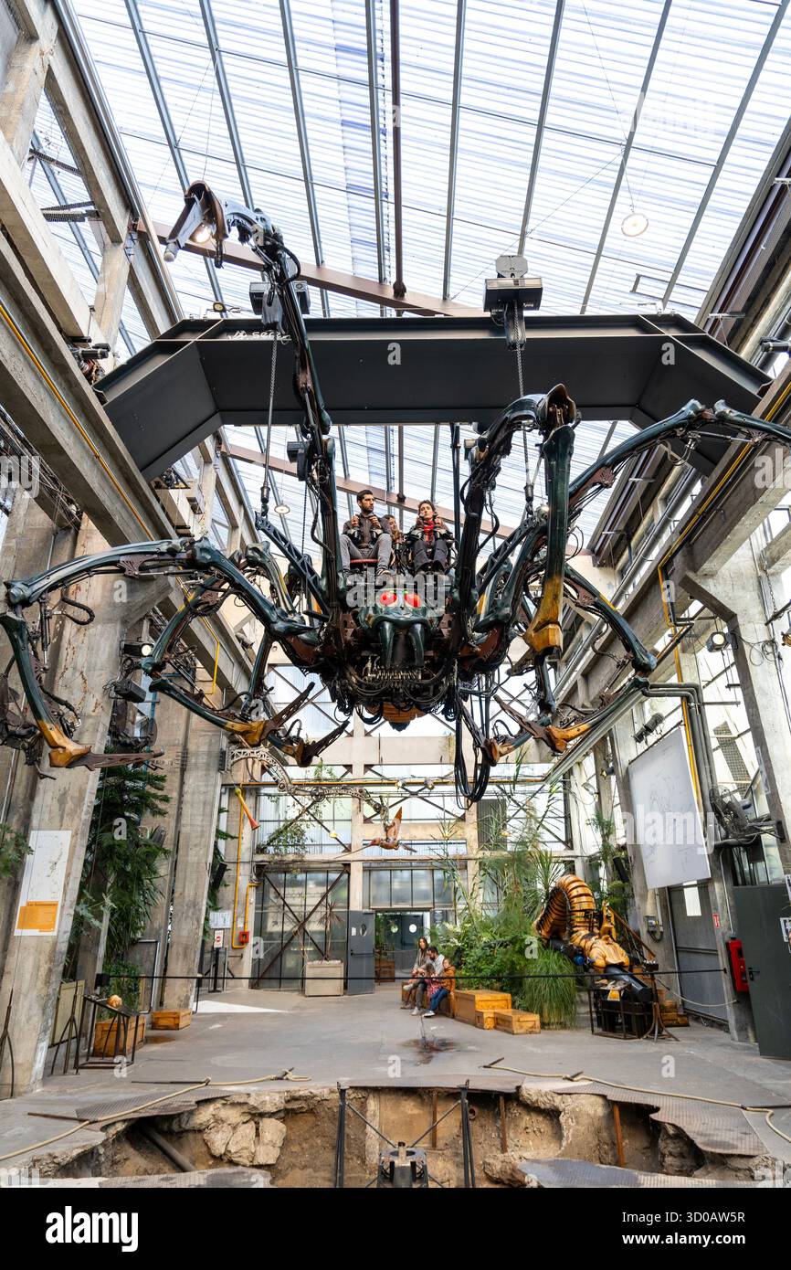 Giant mechanical steampunk spider at the Les Machines de L'ile Museum ...