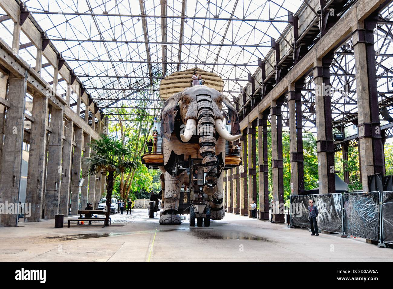 Elephant Machine The Great Elephant (Le Grand Éléphant) steampunk machine, Les Machines ...