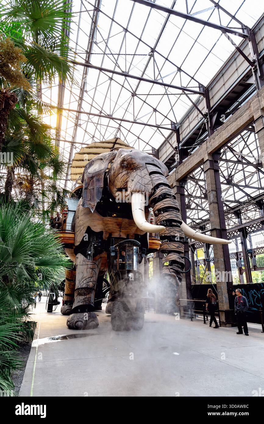 Elephant Machine The Great Elephant (Le Grand Éléphant) steampunk machine, Les Machines ...
