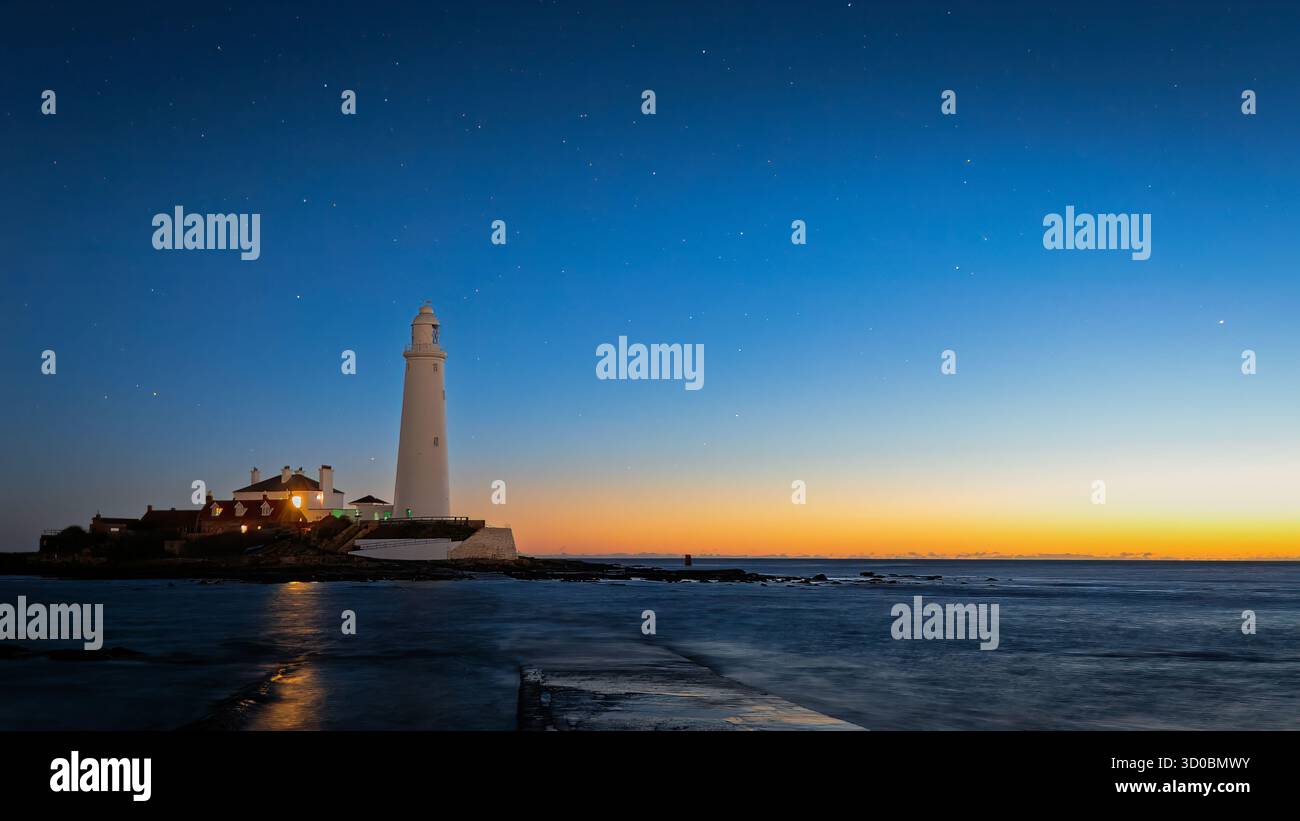 October Lighthouse St Mary's Lighthouse, Whitley Bay, Pre dawn blue hour shots of the ...