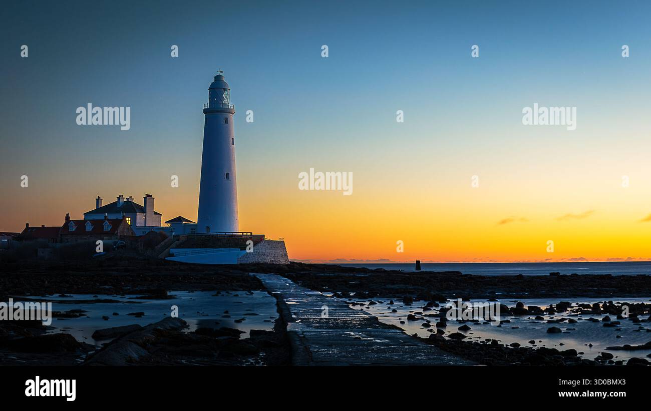 October Lighthouse St Mary's Lighthouse, Whitley Bay, Pre dawn blue hour shots of the ...