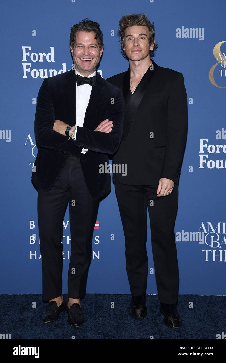 David brent dance hi-res stock photography and images - Alamy, image size:865x1390