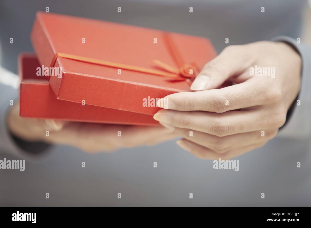 Female hand opening box hi-res stock photography and images - Alamy