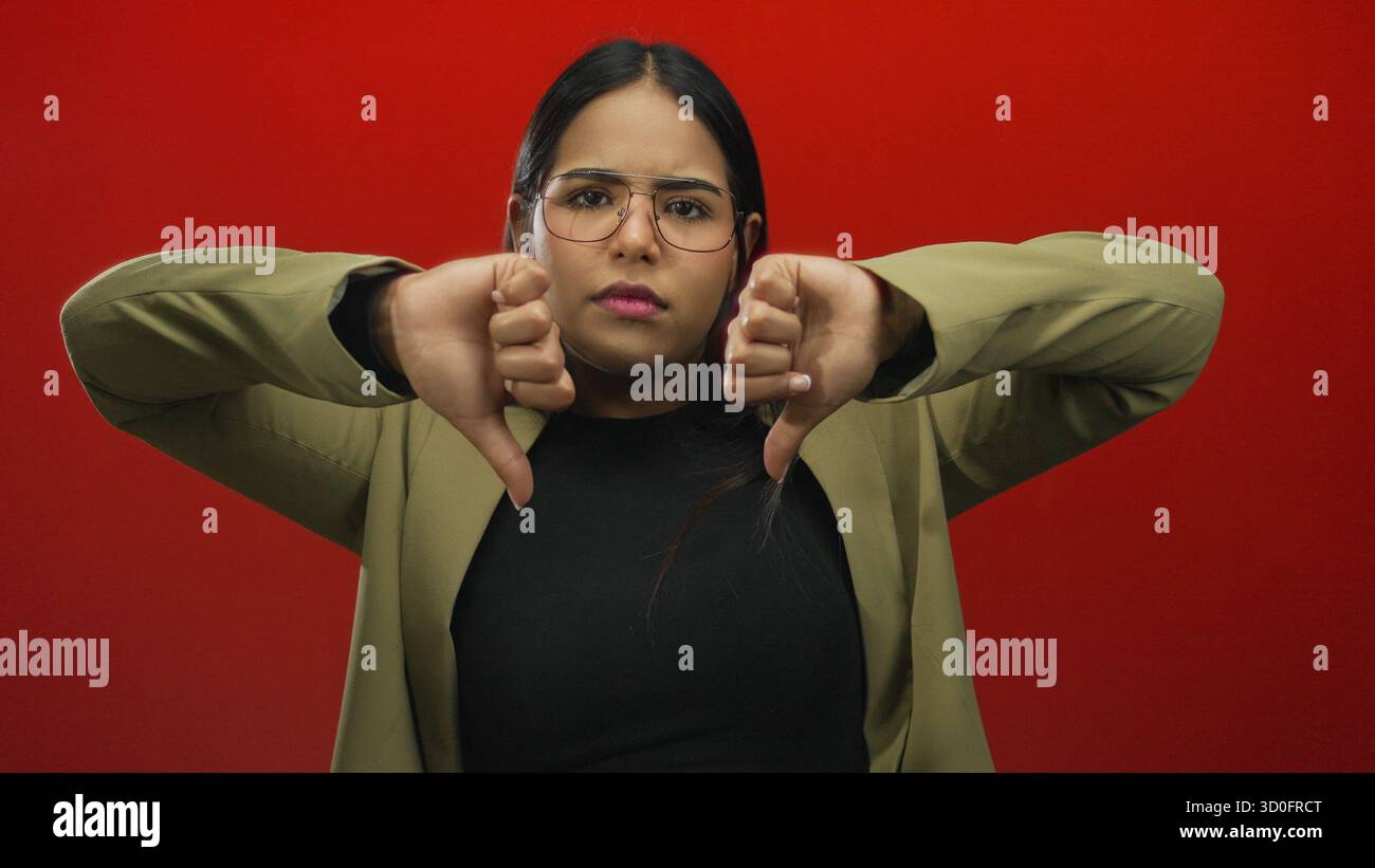 Negative body language office hi-res stock photography and images - Alamy