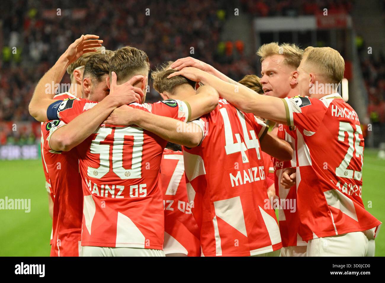 Mainz, Germany. 23rd Oct, 2025. Soccer: UEFA Europa Conference League ...