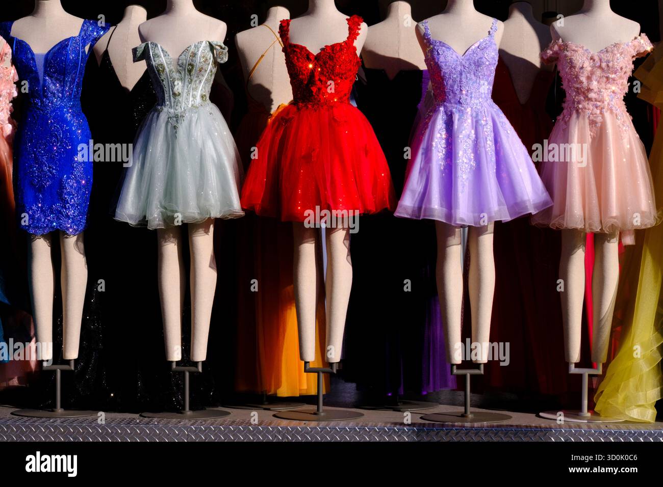 Los angeles fashion district hi-res stock photography and images - Alamy Los angeles fashion district hi-res stock photography and images - Alamy