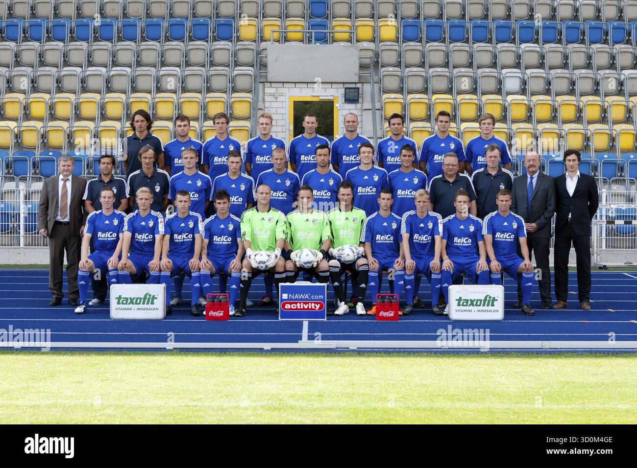 Back row from left to right: Marco Lohmann (physio), Marlon Krause ...