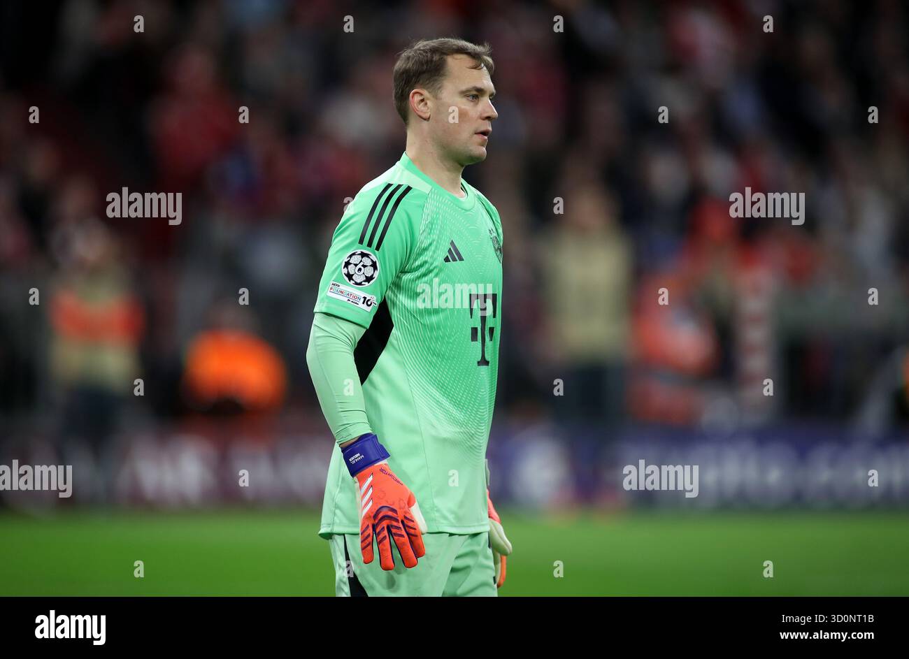 Manuel Neuer Fc Bayern Munchen Stehend Hi res Stock Photography And manuel-neuer-fc-bayern-munchen-stehend-hi-res-stock-photography-and