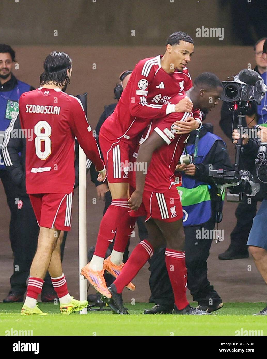 1-3-goal-celebration-from-the-left-dominik-szoboszlai-hugo-ekitike