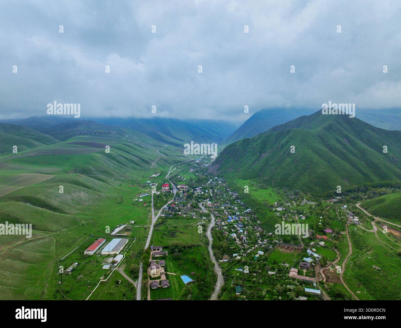 Aerial view lush green rounded hi-res stock photography and images - Alamy