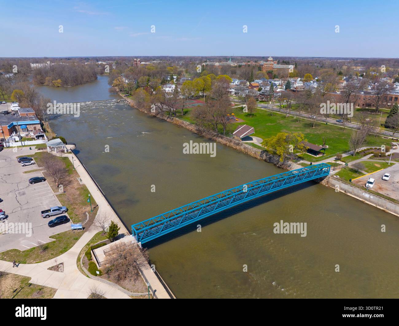 Martin luther king footbridge aerial hi-res stock photography and ...