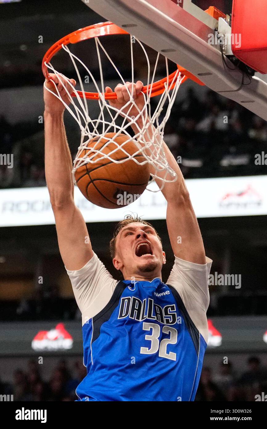 Dallas Mavericks forward Cooper Flagg (32) dunks in the second half of ...