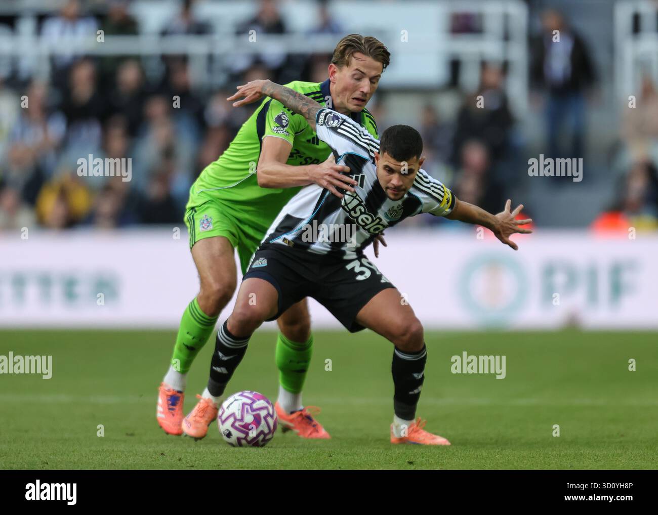 fulham fc vs newcastle united matchday photo Player to Watch: Alexander Isak vs. Mitrović