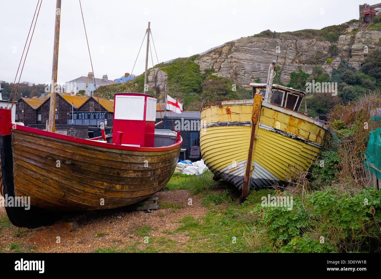 Old wooden fishing boats on the beach at Hastings Stock Photo - Alamy
