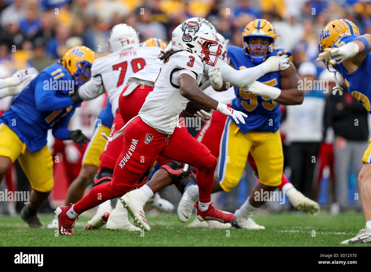 PITTSBURGH, PA - OCTOBER 25: NC State Wolfpack running back Hollywood ...