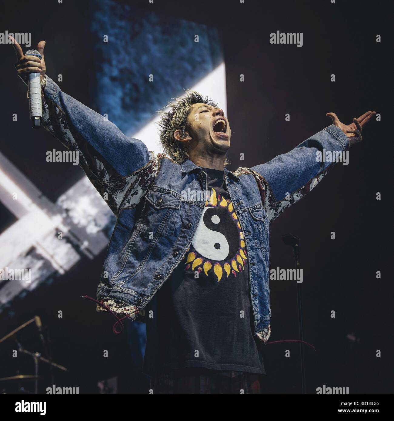 One ok rock hi-res stock photography and images - Alamy