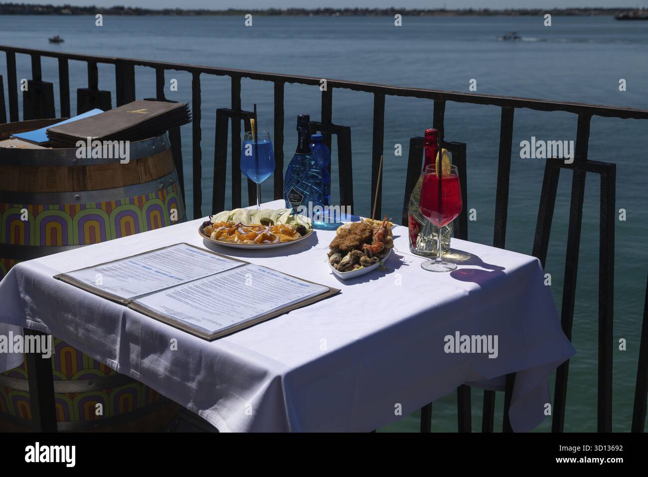 Seaside seafood menu hi-res stock photography and images - Alamy, image size:1300x956