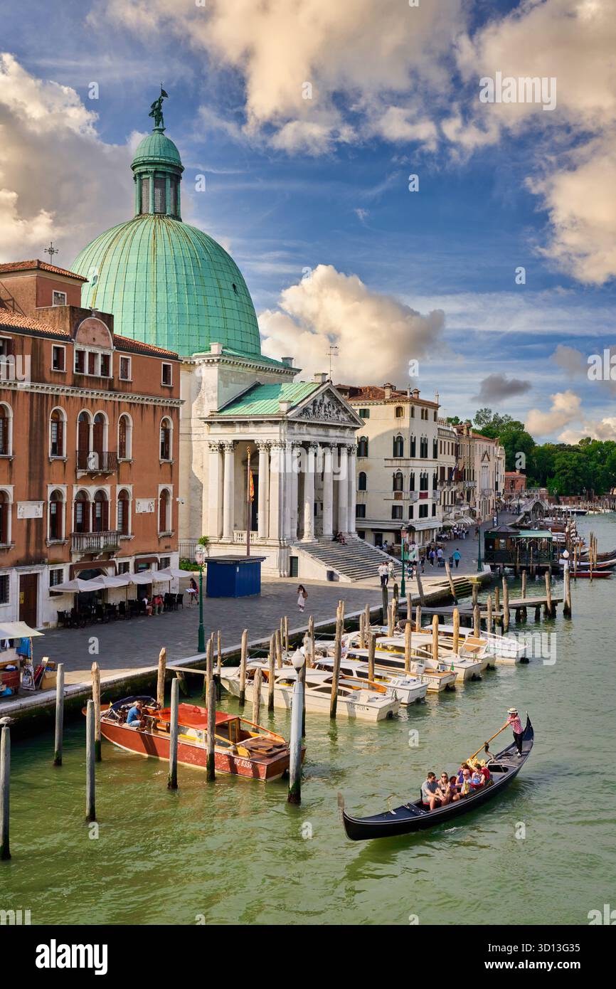 Chiesa di San Simeon Piccolo, Fondamenta S. Simeon Piccolo, Gran Canal, Venice, Venezia, Veneto, Italy, Europe Stock Photo