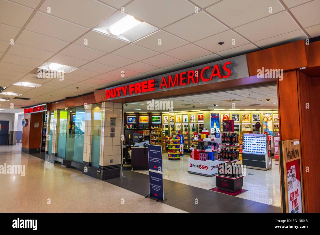 american airlines duty free cigarettes Cigarettes in airport duty free hi-res stock photography and images
