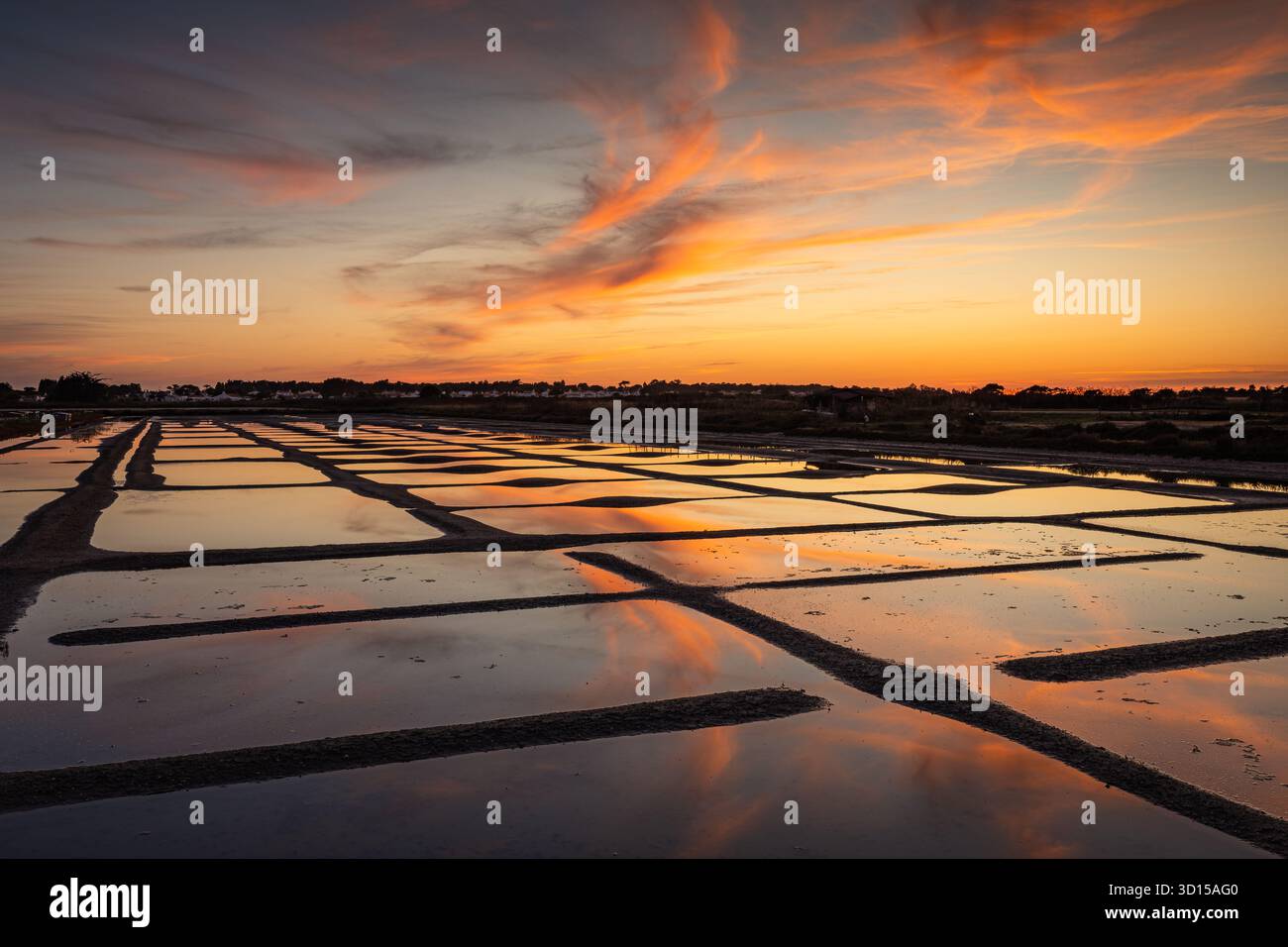 Stunning Sunset Over Salt Flats Reflecting Water and Geometric Grid ...